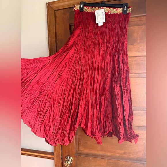 Chaudry Red Embellished Maxi Skirt 🌹 - Picture 5 of 5